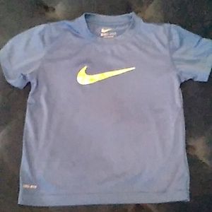 Boys Nike shirt size 7